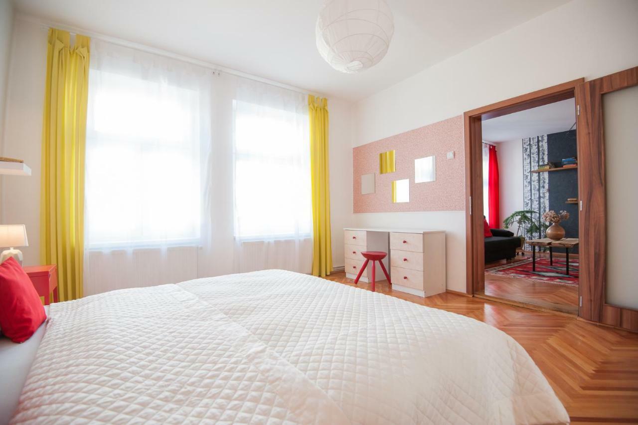 Spacious Stylish Apartment In Old Town Sibiu Bagian luar foto