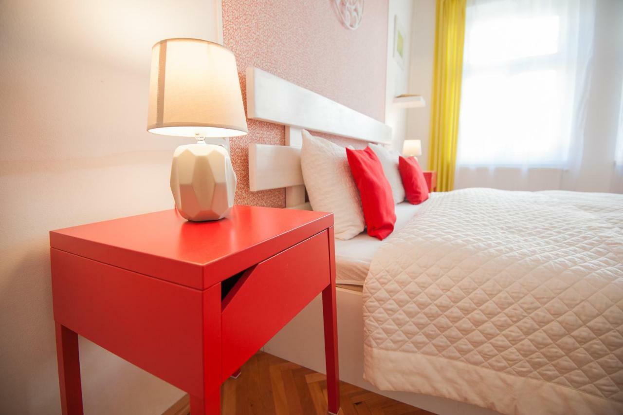 Spacious Stylish Apartment In Old Town Sibiu Bagian luar foto